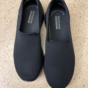 SKECHERS GO WALK WOMEN'S SNEAKERS Sz 6 BLACK GOGA MAT AIR COOLED SHOES